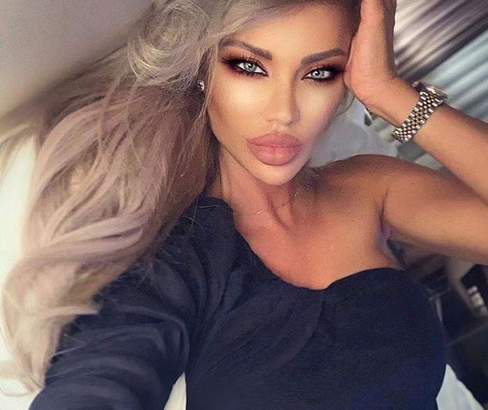 Interzis cardiacilor! Primele imagini cu posteriorul tunat al Biancăi Drăgușanu
