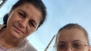 Ce a pățit Elena din Iași, după ce a plecat din România și s-a dus la muncă în Italia. Fiica ei este în stare de șoc