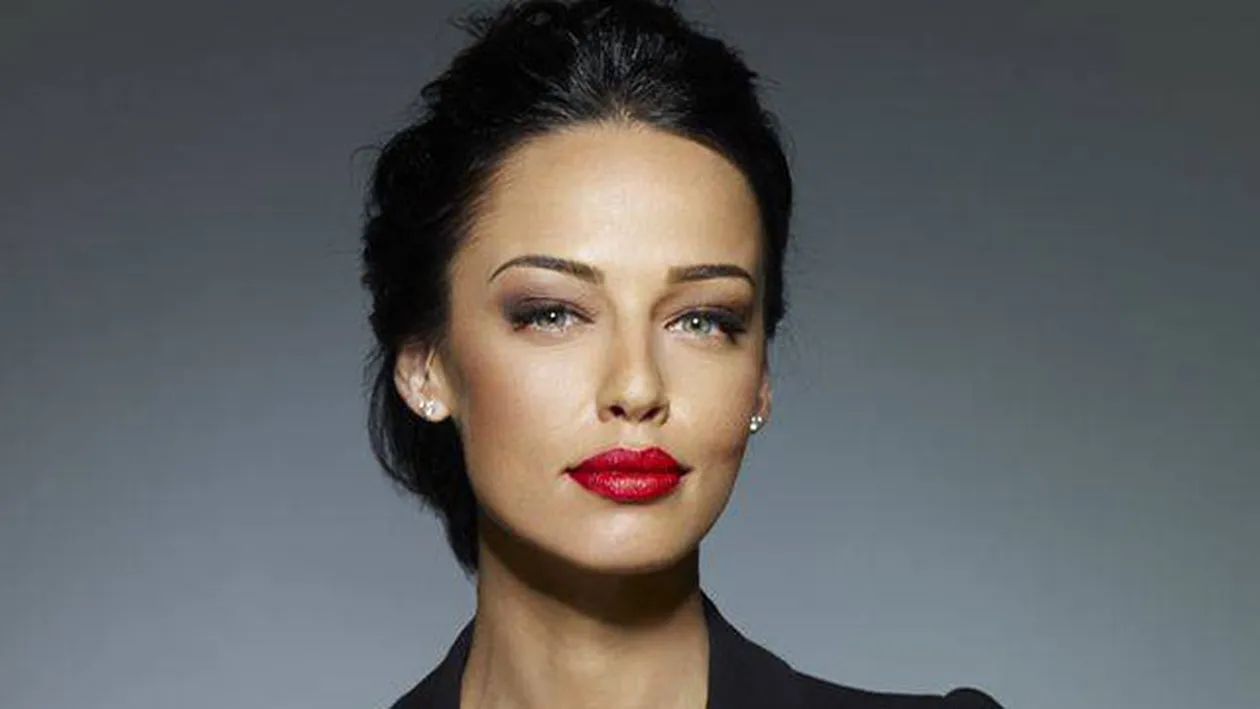 Nu te asteptai sa arate asa! Andreea Raicu, nemachiata in club! Vedeta nu se mai ascunde