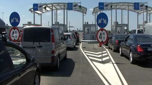 Nu e banc! Ce a pățit un român din Iași după ce a cumpărat o mașină din San Marino. Ce s-a întâmplat la Vama Nădlac