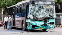 Tragedie de neînchipuit: Zeci de părinți și elevi spulberați de un autobuz, în fața școlii. Durere fără margini