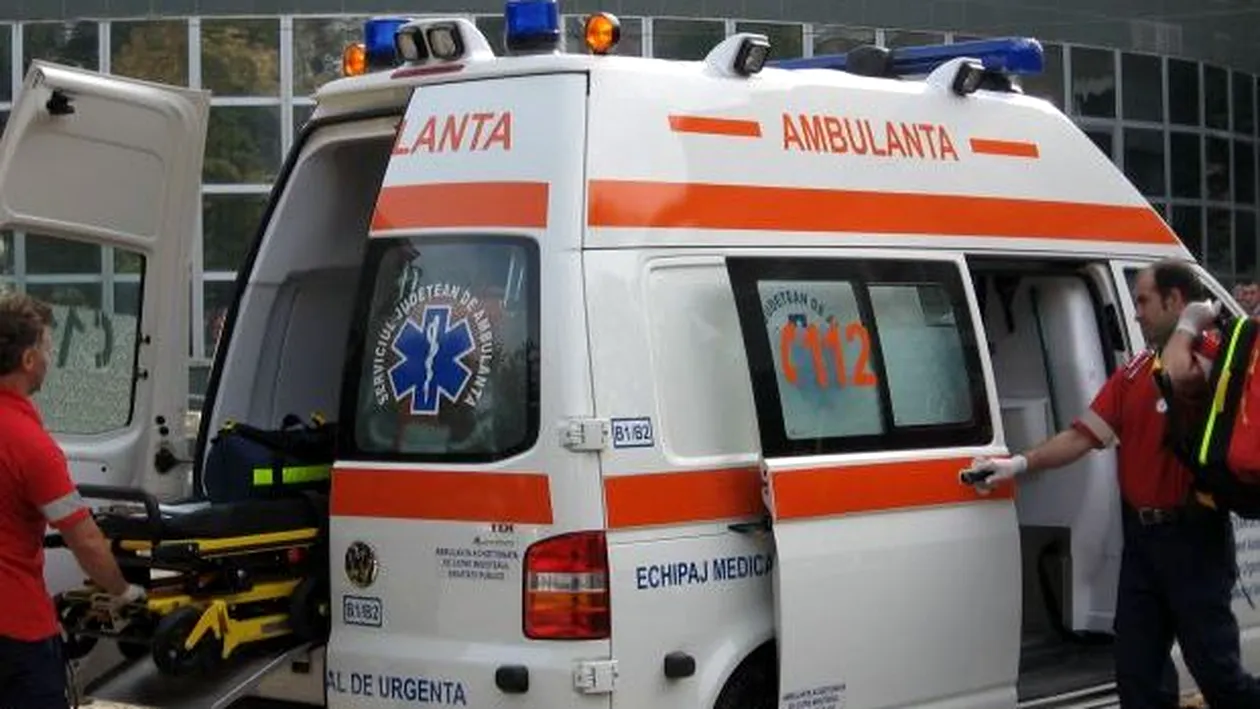 Accident CUMPLIT in Capitala! Un taximetrist a lovit in plin o ambulanta. Un om a murit