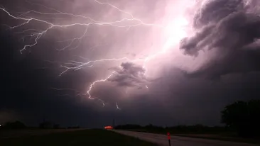 Cod galben și portocaliu de ploi, furtună și grindină! Iată ce județe sunt vizate