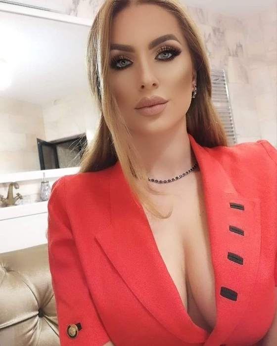 Simona Filip l-a "scuturat" serios de bani pe Francesco Thiella (foto: facebook)