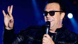 Gabriel Cotabita a reintinerit. Aparitie spectaculoasa a cantaretului la evenimentul lui Alexandru Ciucu