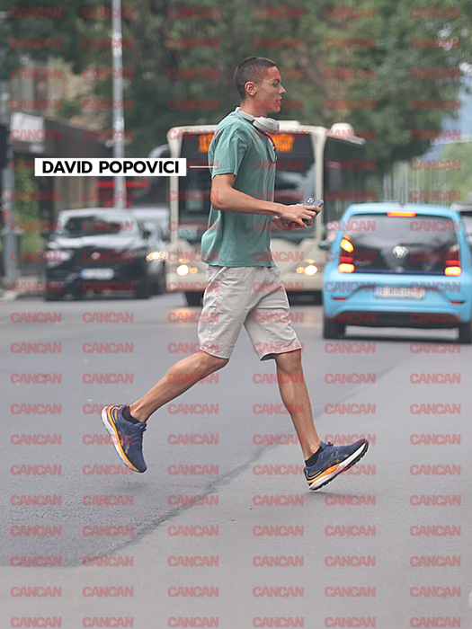 David Popovici traverseaza (Foto: CANCAN.RO)