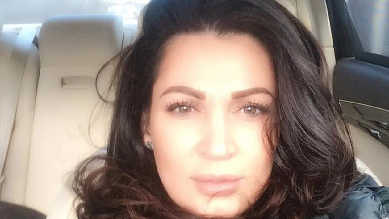 Nicoleta Luciu și-a pus fanii pe jar. S-a fotografiat cu bandaje pe față și... “Începem transformarea!”