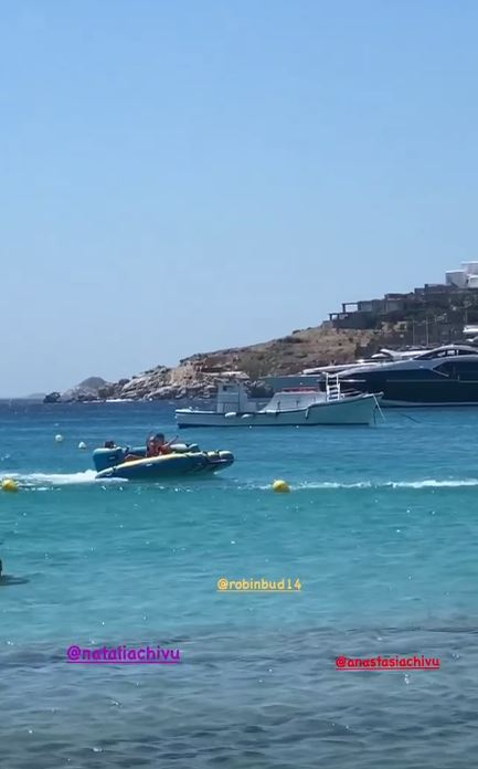 Cât s-a schimbat Adelina Chivu după intervențiile estetice! A plecat fără soțul ei în vacanța din Mykonos și a pozat sexy și nemachiată