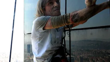 A escaladat cea mai inalta cladire din Turcia