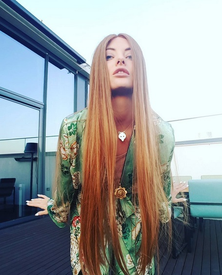 Delia şi-a schimbat radical look-ul
