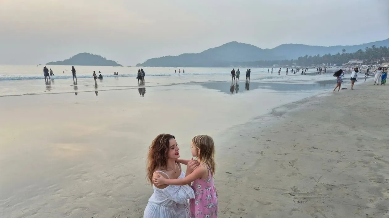 Corina și fetița ei au murit într-un accident rutier cumplit pe A1. Tânăra de 26 de ani n-a putut evita un TIR care derapase