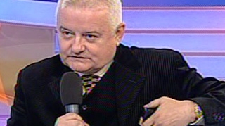 VIDEO Irinel ataca pe toate fronturile: "Moni ii da Irinucai ceai de la chinez si ii provoaca insomnii"