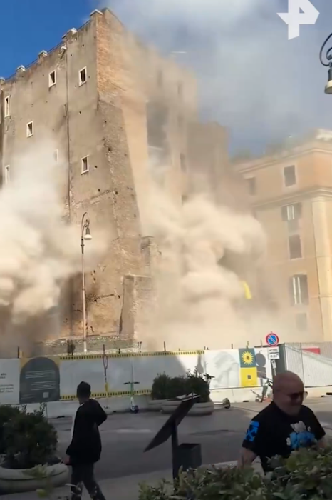 Momente de groază la Roma! Turnul medieval Torre dei Conti s-a prăbușit. Un muncitor român a rămas prins sub dărâmături