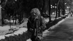 Cum arată acum un om al străzii din Slatina după ce a fost tuns şi spălat. Schimbarea e uluitoare!