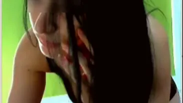 Nici daca se aliniau planetele nu iesea filmuletul asta! O videochatista isi cearta tatal ca a mancat ciorba de burta!