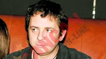 Patronul de la Club Kristal, caftit de bodyguarzi