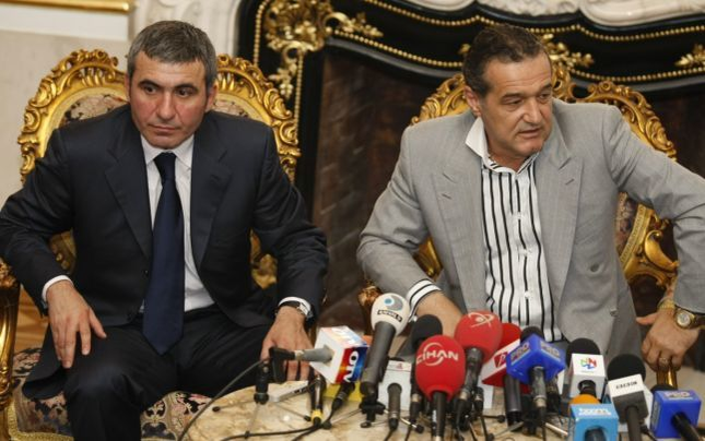 Gigi Becali a declarat, în repetate rânduri, că Gică Hagi va reveni ca antrenor la FCSB în viitorul apropiat