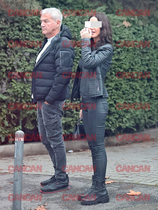 Bruneta lui Dan Bittman a stat câteva momente cu mâna ridicată