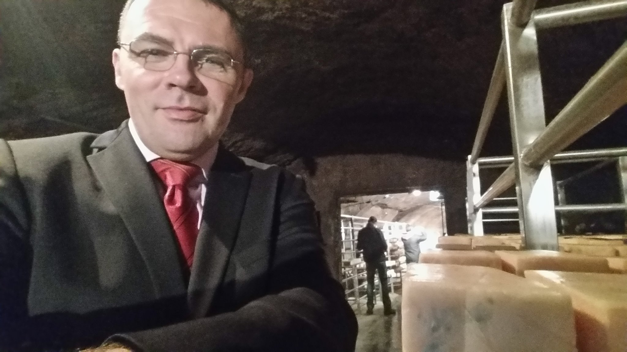 Moise Guran a renunțat la viața politică și a redevenit colegul prezentatoarei Andreea Esca: “Încerc să fiu mai degrabă inspirațional decât editorial”. Ce emisiune va modera
