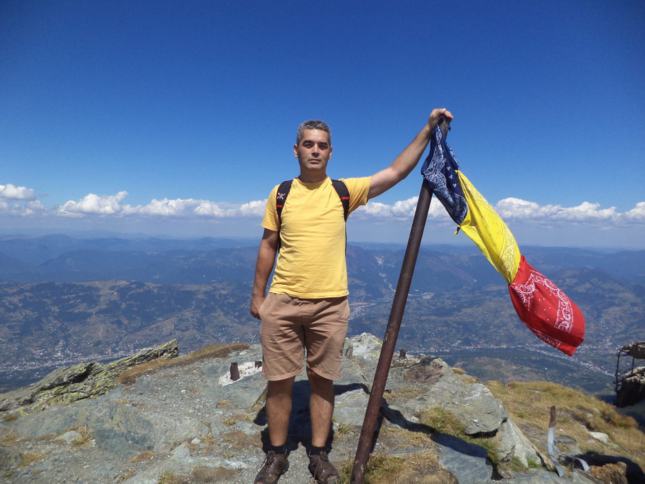 Selly își propulsează tatăl în politică. Ce funcție ar urma să primească Șelaru Senior și ce partid important îl curtează