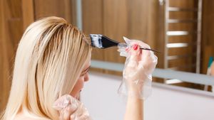 (P) De câte ori poți folosi decolorantul de par fără să îl degradezi?