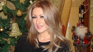 Raluca de la Bambi o ia pe urmele Sylviei! Si-a supt burta pentru o poză reusită, dar kilogramele in plus nu s-au făcut invizibile