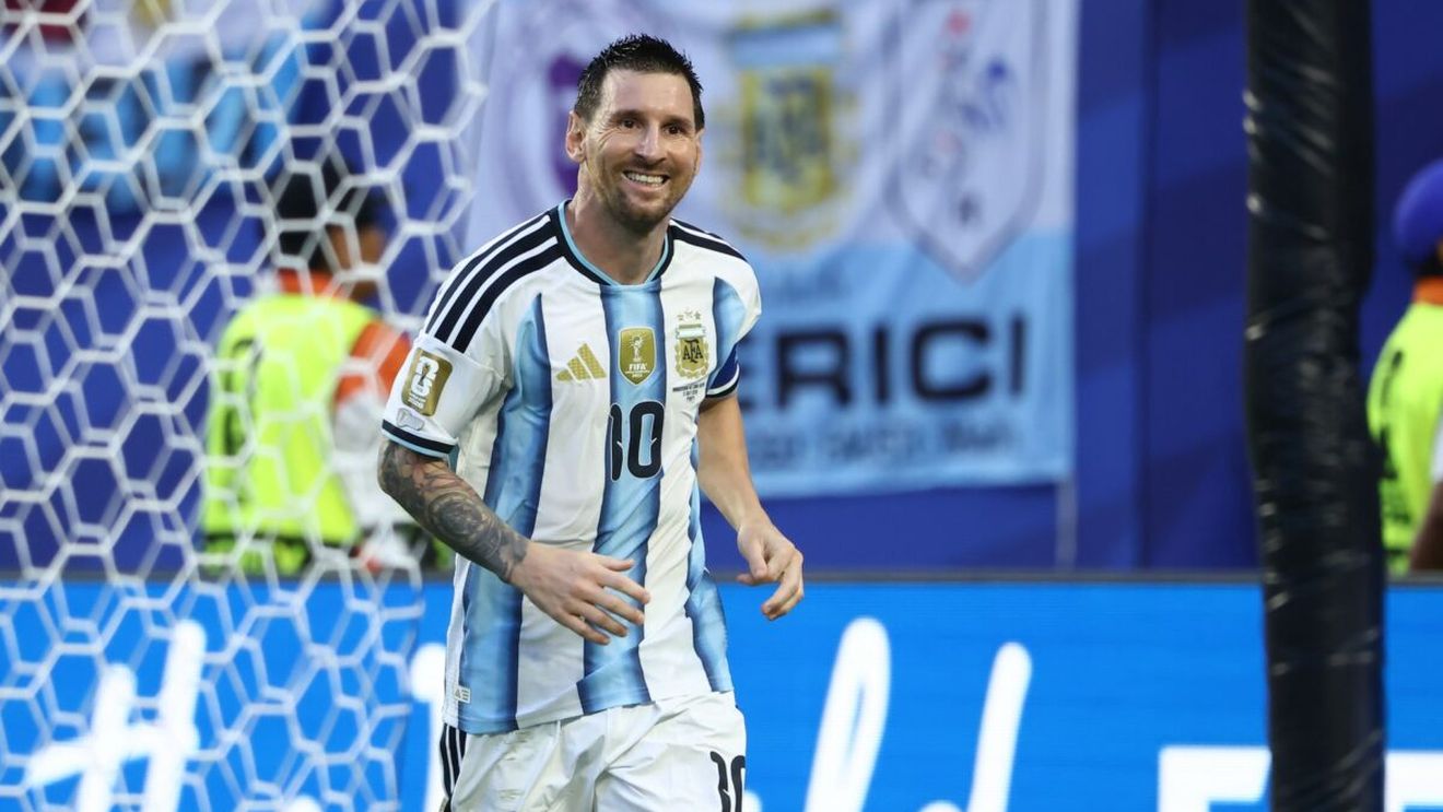 Leo Messi, viral la Cupa Mondială 2026 după ce și-a pupat presupusa amantă în fața camerelor de filmat