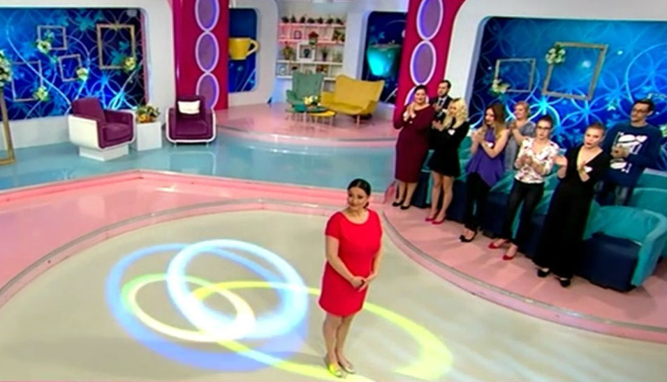 GABRIELA CRISTEA a îmbrăcat o rochie mulată în emisiune! Uite cât de mult i-a crescut burtica