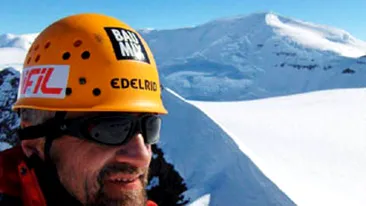 Soarta exploratorilor romani Ticu Lacatuşu şi Cornel Coman depinde de un pilot Groenlandez