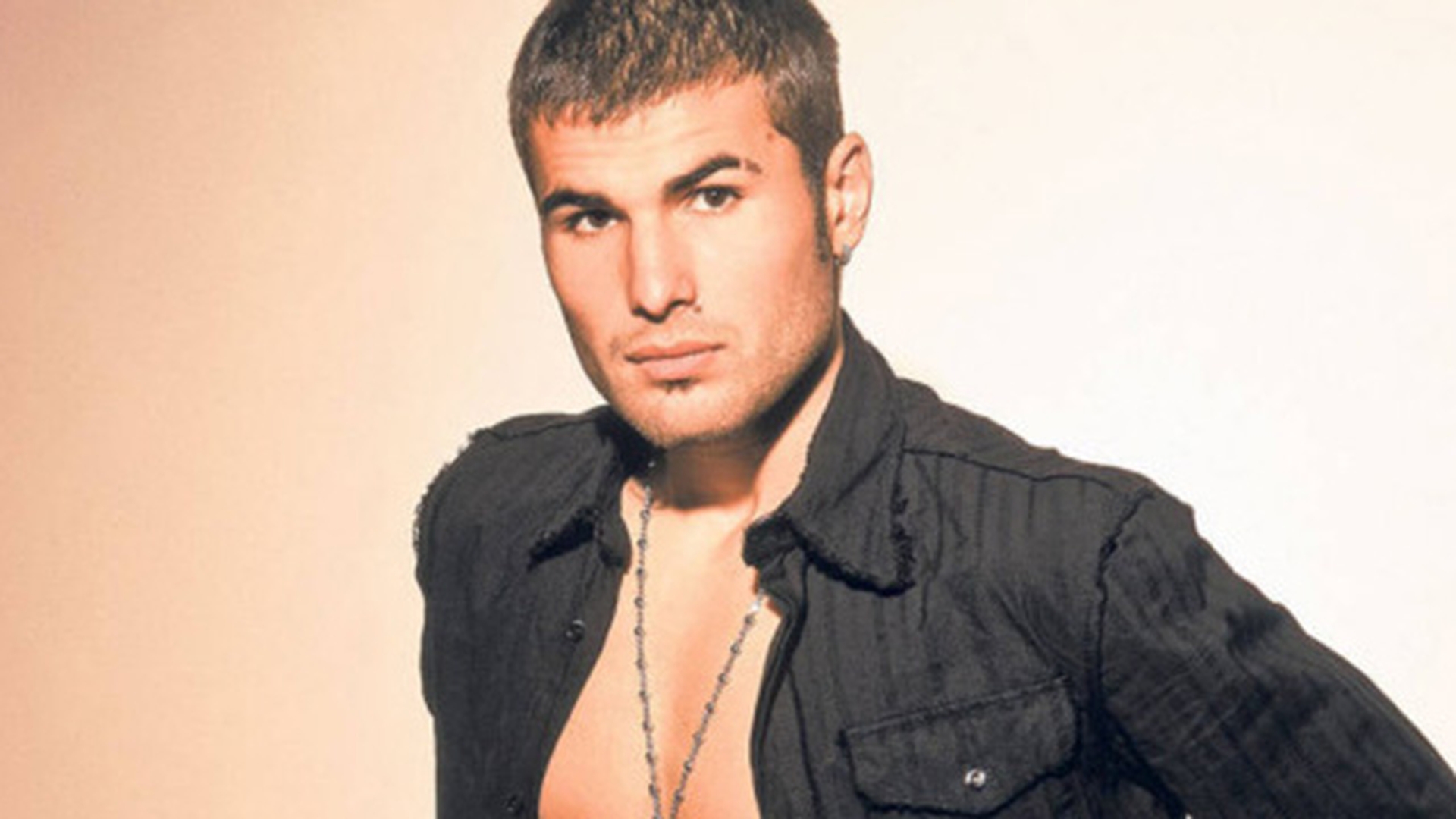 Adrian Mutu se însoară cu Miss România! Când va avea loc nunta şi cine nu va fi invitat!