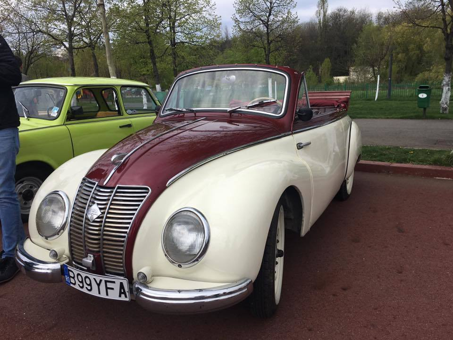Expoziţie de maşini TRABANT, în Parcul Lumea Copiilor din Capitală! Cum arată automobilele de la paradă