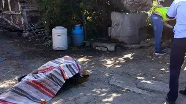 Descoperire macabră în Dâmbovița. Un tânăr a fost găsit mort într-o fântână. Principala ipoteză: sinuciderea