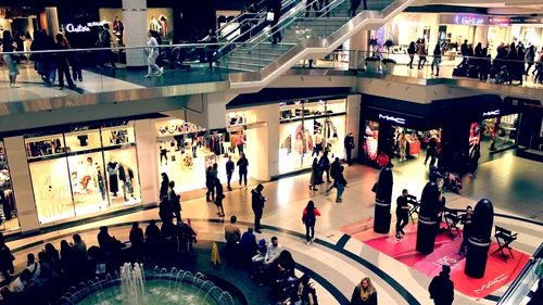 Mall-urile se redeschid începând de azi! Când vom putea merge la restaurante