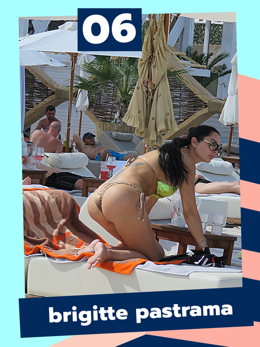 TOP 30 vedete care au posteriorul sexy indiferent de tipul de slip pe care-l poartă. Ce locuri ocupă Ruby, Andreea Bănică sau Ioana Filimon