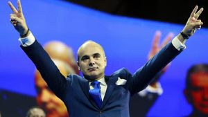 Rareș Bogdan, cerere neobișnuită către Guvern: „Trebuie redeschise bisericile. Am nevoie să mă duc la sfânta mânăstire”