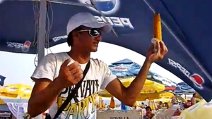 Să vezi și să nu crezi! Câți lei costă un porumb fiert, pe plajă în Mamaia