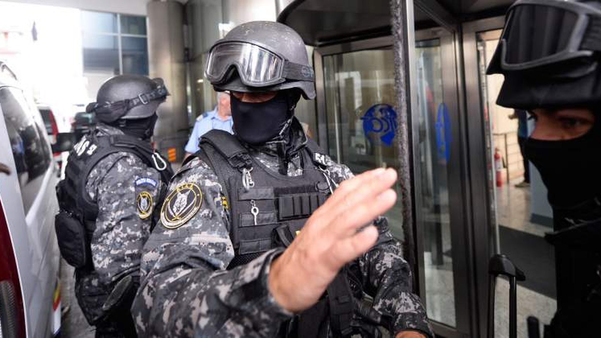 Cât au plătit politicienii şi afaceriştii să nu fie arestaţi! Preţul libertăţii!