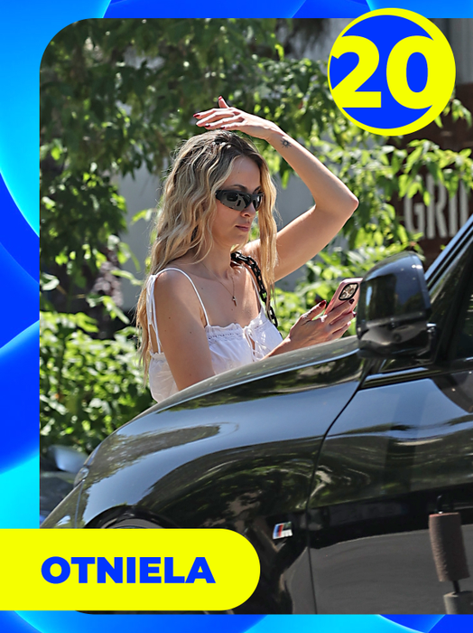 TOP 30 de vedete care au găsit soluţia perfectă împotriva caniculei! Roxana Vancea, Monica Gabor sau Laura Cosoi, show cu îngheţată şi… 