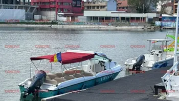 Cât costă o plimbare cu vaporașul pe Lacul Costinești