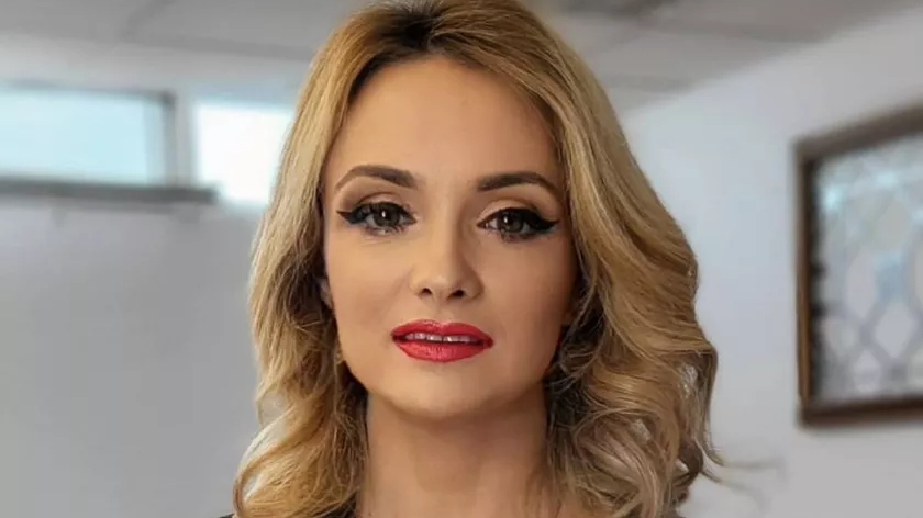 Amalia Bellantoni, în mijlocul unui mega-scandal. Vedeta e profesoară la o școală din București, iar părinții sunt revoltați: „Nu o vrem în școală! A luat 5,2 la examen!”