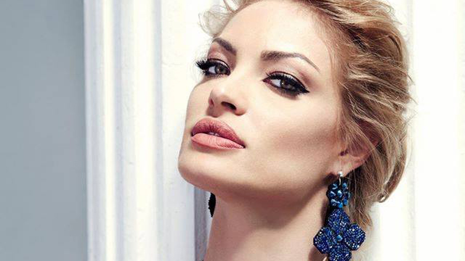 Valentina Pelinel, copleşită de cadoul primit de la Cristi Borcea de ziua ei: ”Mulţumim pentru surprize, tati!”