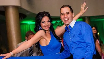 Are un copil, insa toti barbatii poftesc la formele ei! Uite cum arata sotia lui Dinu Maxer in costum de baie! Delirez!