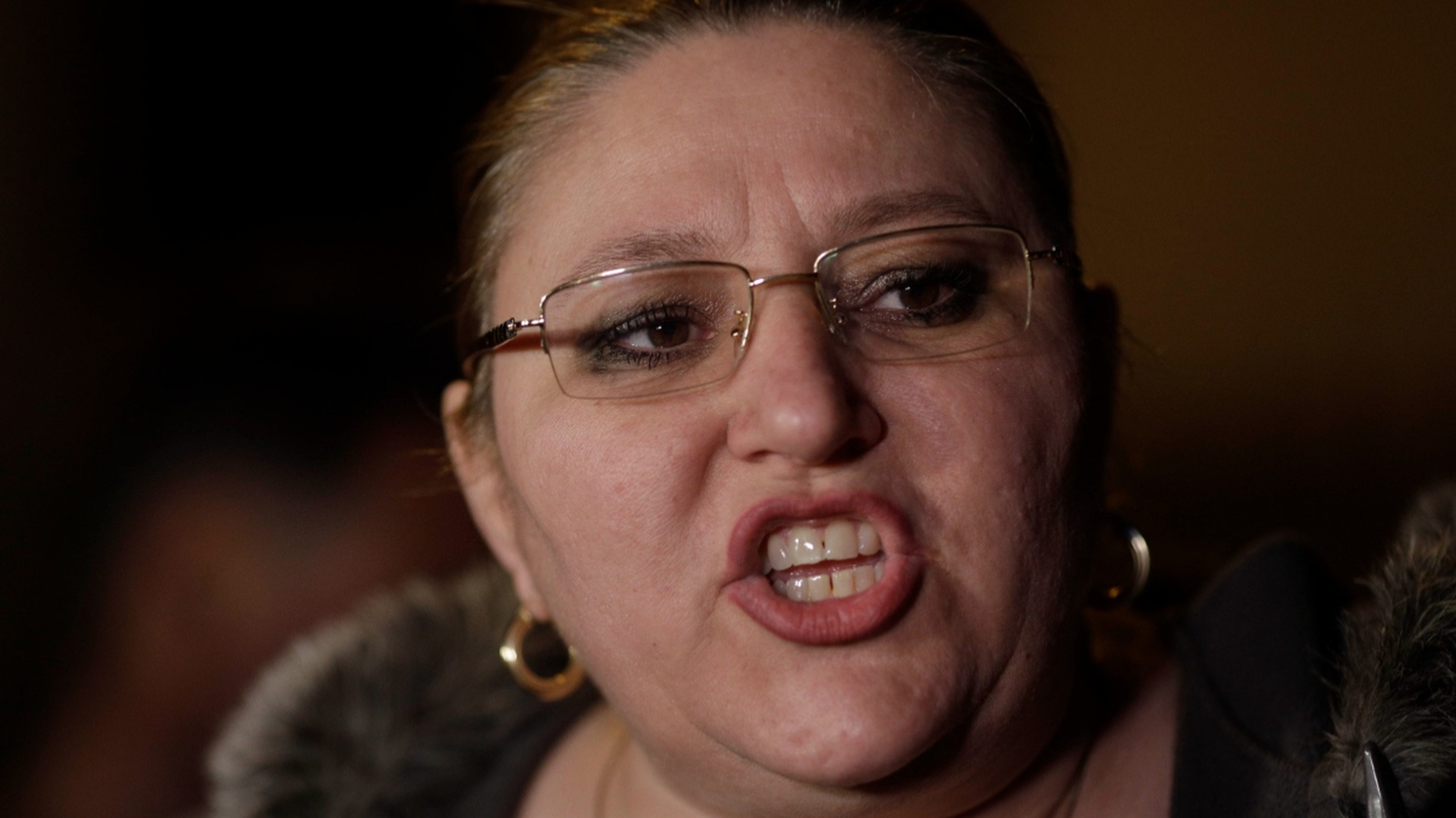 Reacția Dianei Șoșoacă, după ce procurorii au amenințat-o că o aduc cu mandat: ”Eu muncesc”