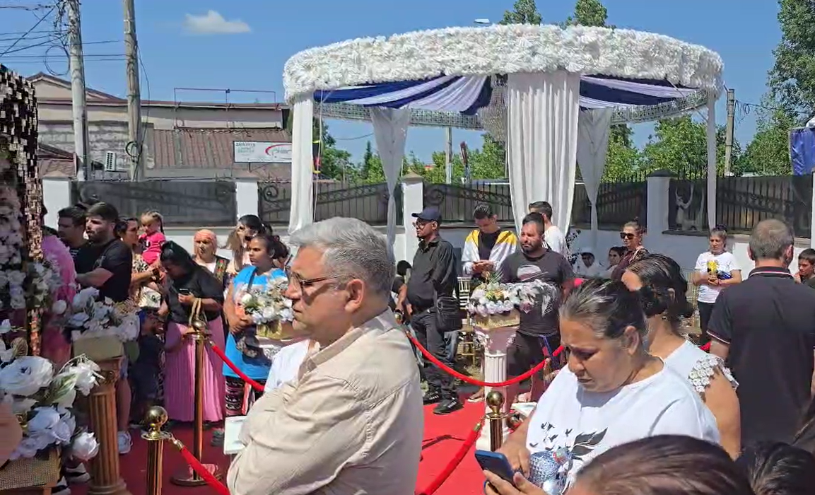 Ciprian Pian, condus pe ultimul drum! Imaginile durerii în 100 de fotografii