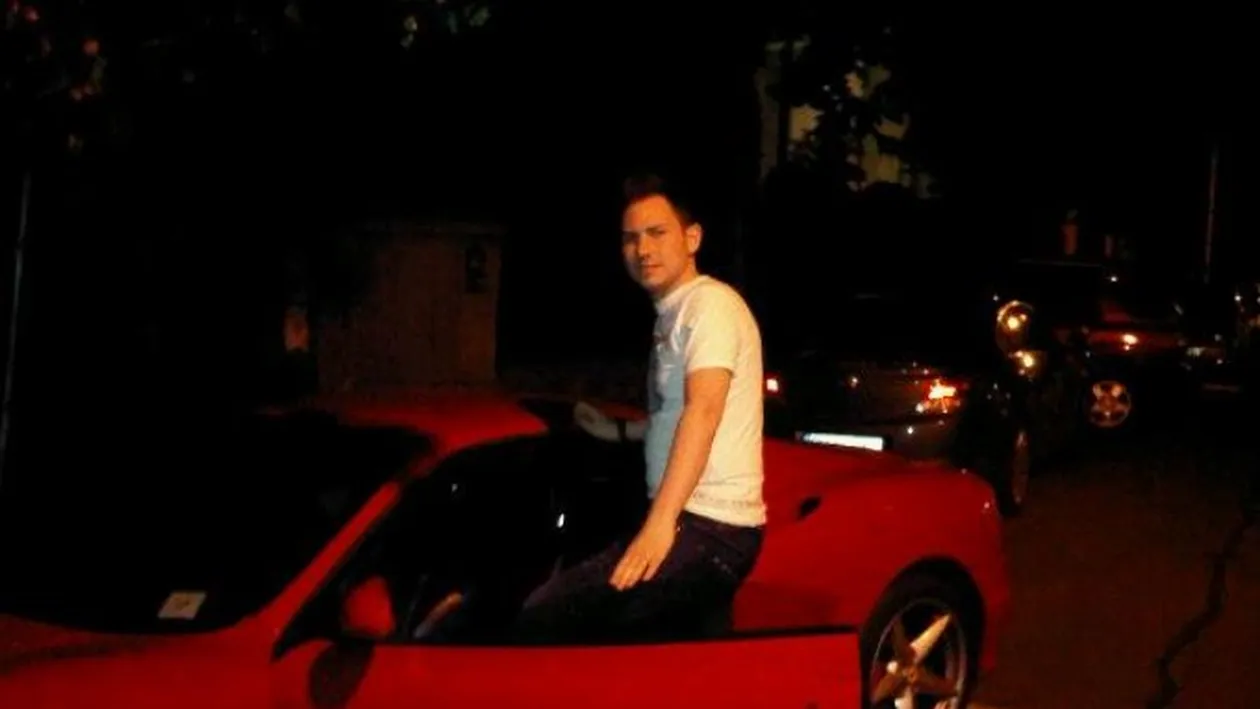 Amantlac de cinci stele. Blonda combinata de Versace e in divort, iar el conduce Ferrari-ul sotului inselat!