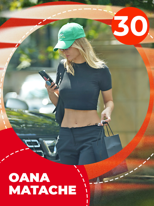 TOP 40 vedete care au lăsat la vedere ce au mai de preţ! Antonia, Loredana sau Tania Budi, sus bluziţa şi… abdomenul la control!