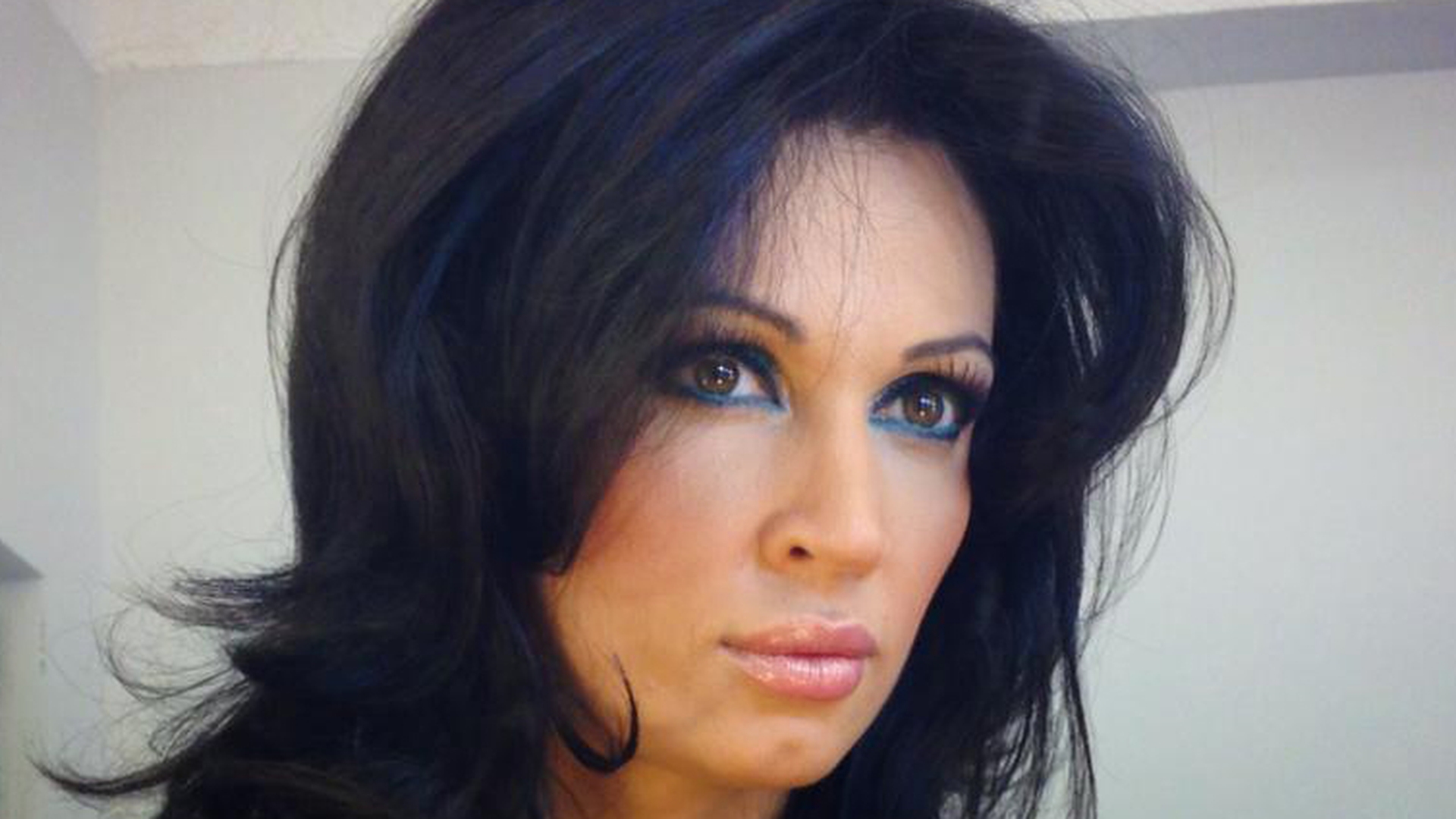 INCREDIBIL! Nicoleta Luciu a facut plaja TOPLESS! "Ti-au ajuns sanii pana in gat!"