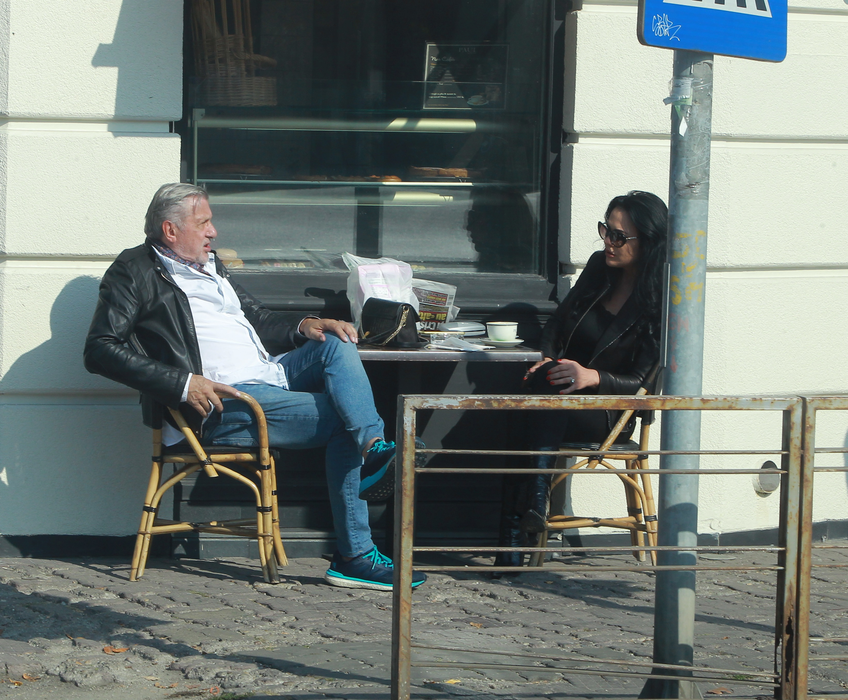 Ilie Năstase și partenera lui de viață s-au relaxat la o cafea pe Dorobanți