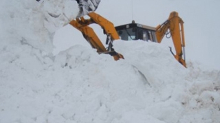 525 de persoane blocate in masini in Buzau! Oamenii au fost cazati in Mihailesti, in scoli si hanuri!