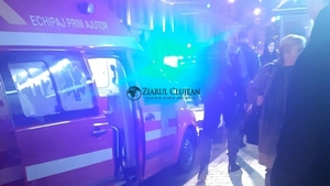 Un tânăr din Cluj, înjunghiat în spate și tăiat de față! Agresorul a reușit să scape